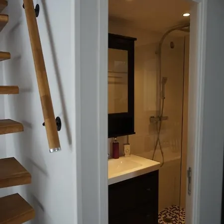 Traverse Du Vieux Chateau *