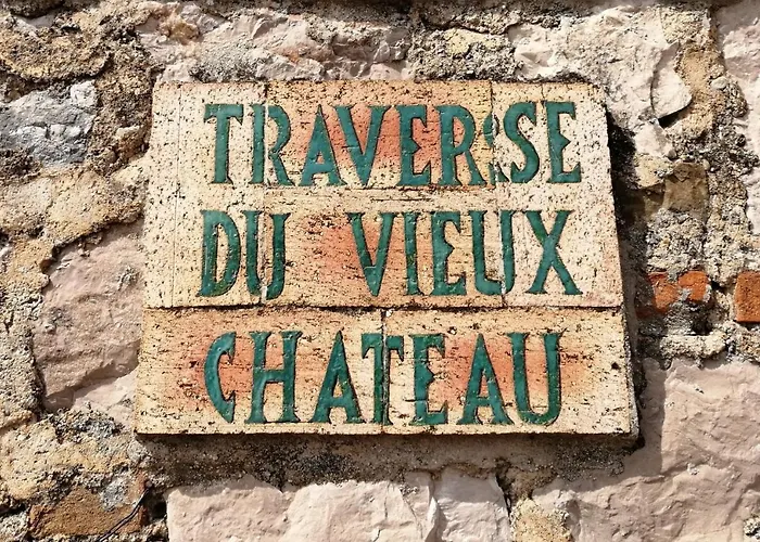 Traverse Du Vieux Chateau Apartament *