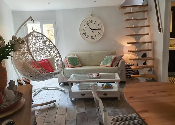 Traverse Du Vieux Chateau *