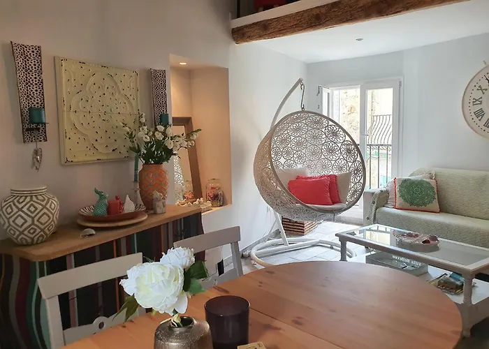 Traverse Du Vieux Chateau Apartament *